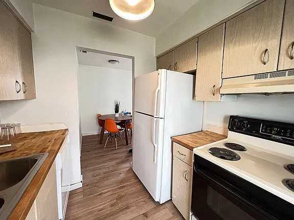 1531 Northeast 51st Street - Photo 3 of 13