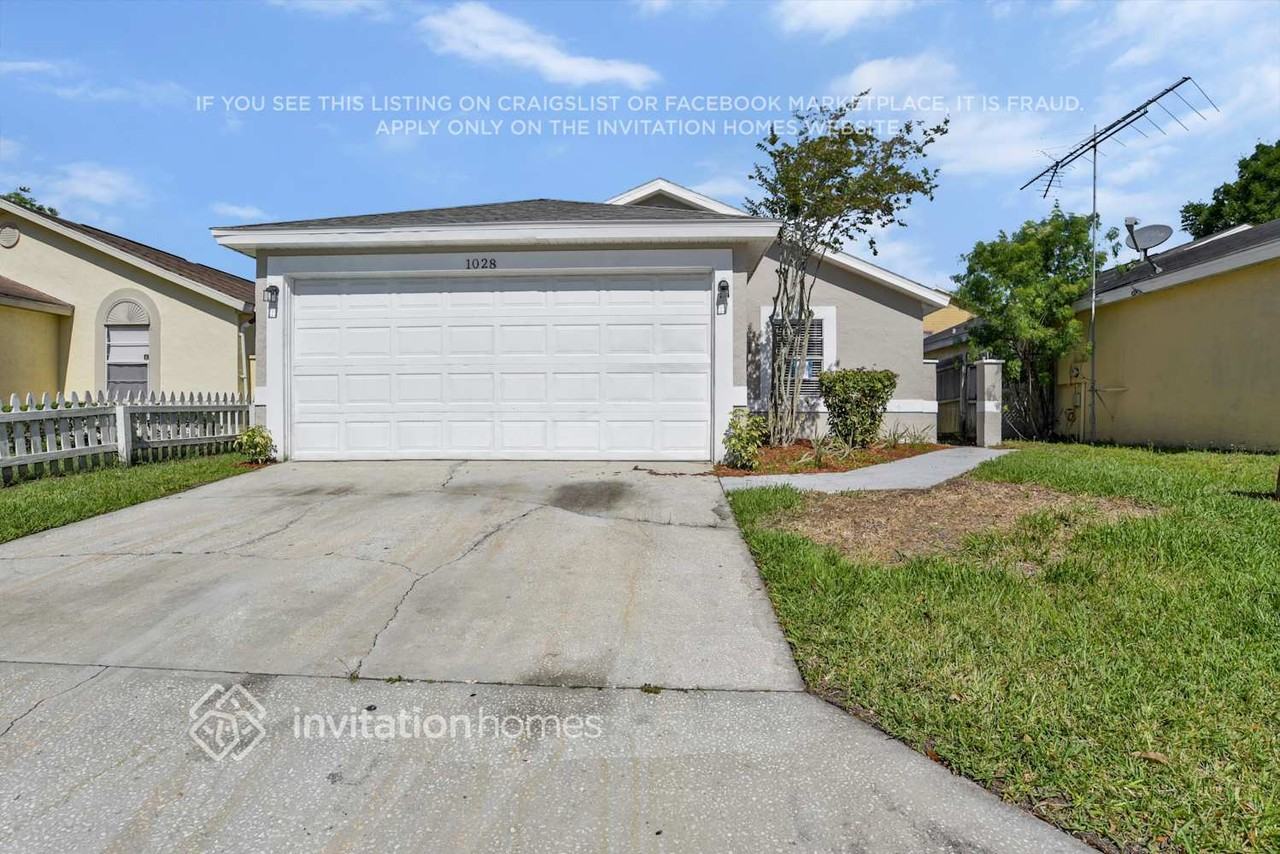 1028 Florida Holly Dr - Photo 2 of 30