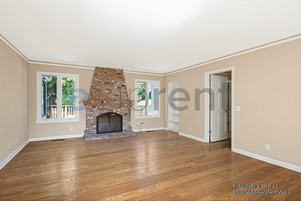 938 Leo Way - Photo 2 of 15