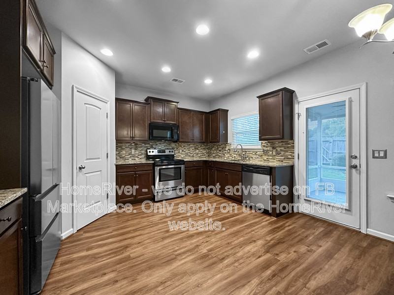 228 Renford Rd - Photo 4 of 18