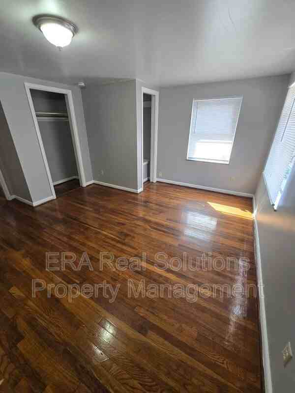 110 N Terrace Ave - Photo 2 of 17