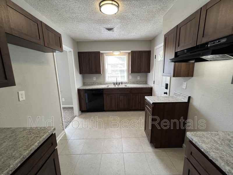 4803 Hodge Rd - Photo 3 of 9