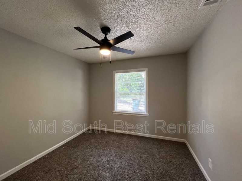 4803 Hodge Rd - Photo 6 of 9