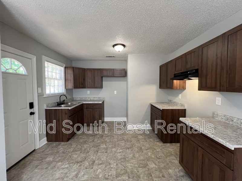 1016 Palermo Ave - Photo 3 of 8