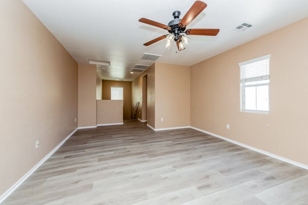 2613 Cliff Lodge Ave - Photo 4 of 17