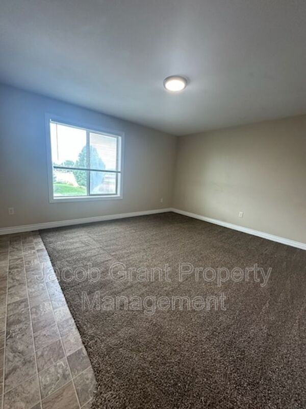 245 Opal Ct #2F - Photo 5 of 15