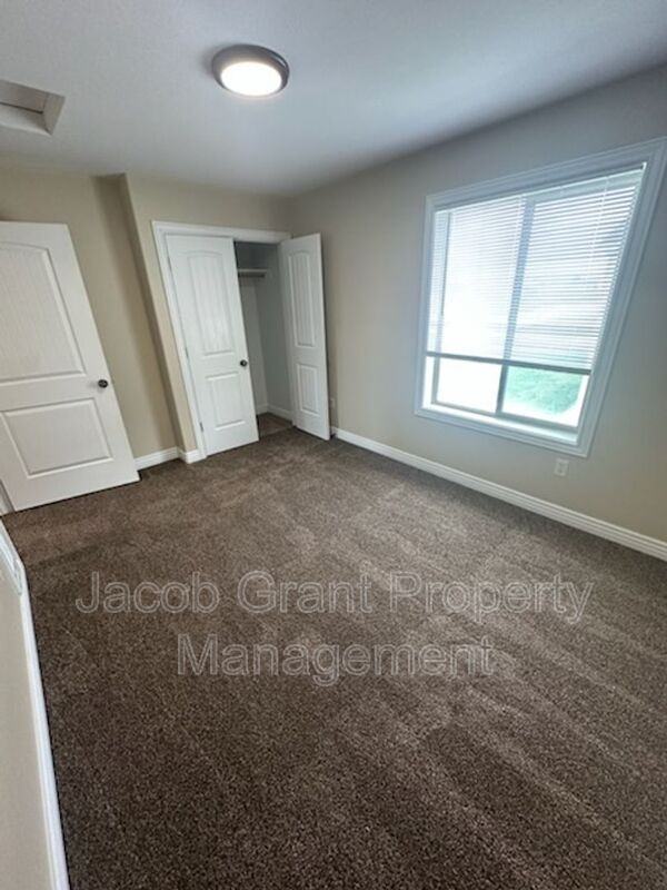 245 Opal Ct #2F - Photo 7 of 15