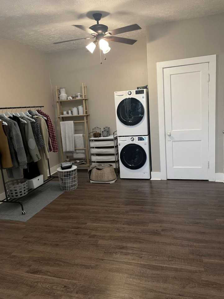 Highland Court Apartments - Photo 4 of 7