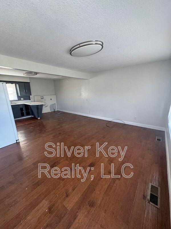 2335 Hwyn - Photo 4 of 13