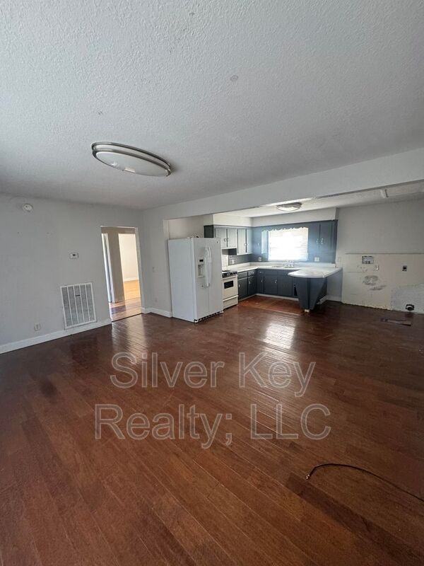 2335 Hwyn - Photo 5 of 13