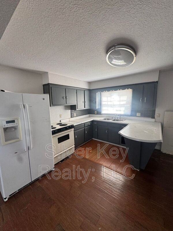 2335 Hwyn - Photo 6 of 13