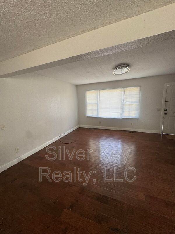 2335 Hwyn - Photo 7 of 13