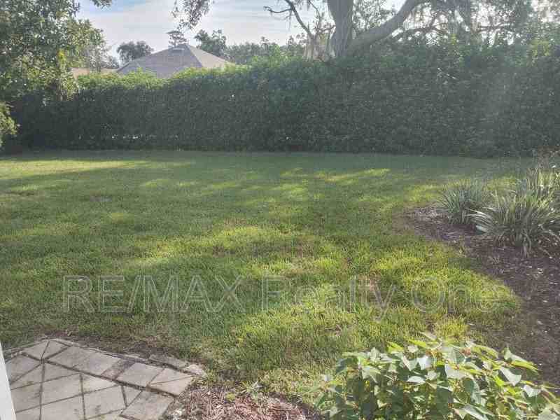 589 W Doerr Path - Photo 2 of 21