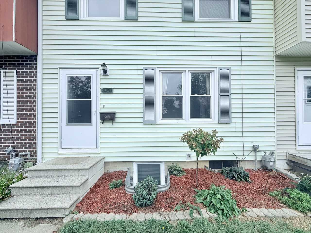 1407 West 2nd Street - Photo 3 of 25