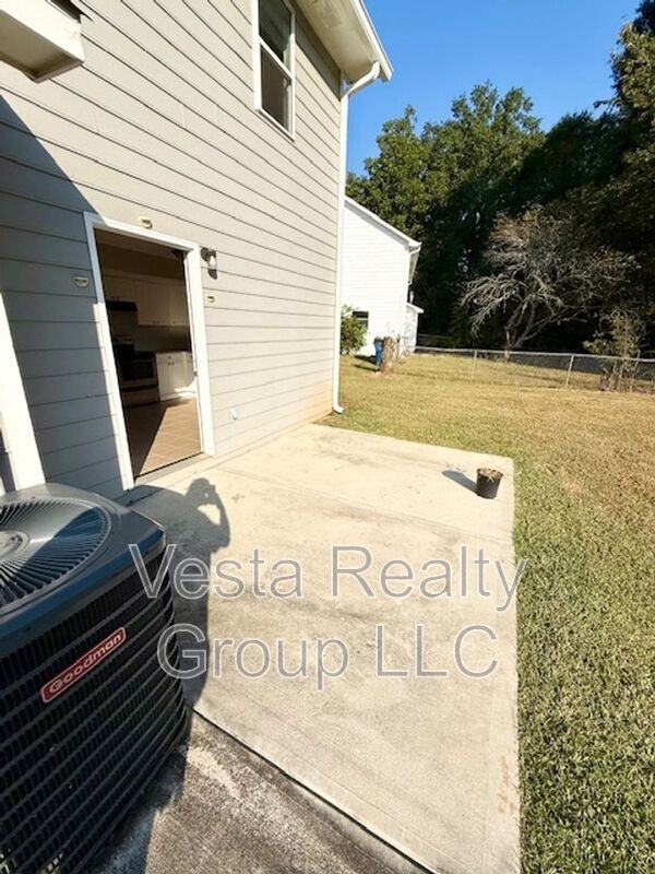 240 Toby Springs Ln - Photo 5 of 13