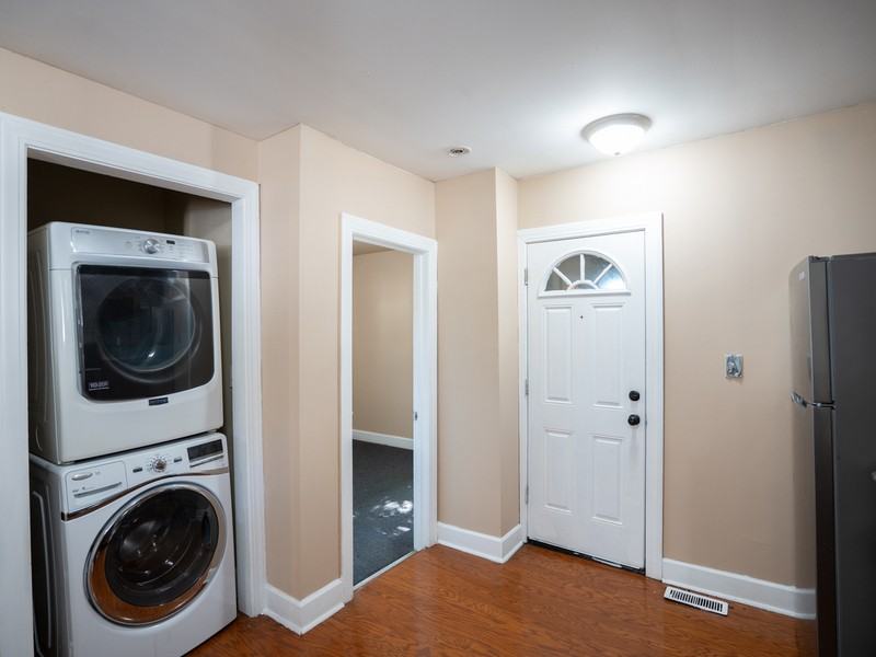 640 Myrtle Ave - Photo 5 of 10