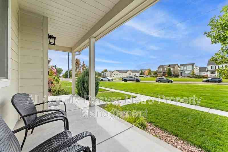 4827 Mt Shavano St - Photo 3 of 26