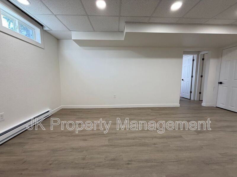 2004 6th St Ne #B - Photo 6 of 17