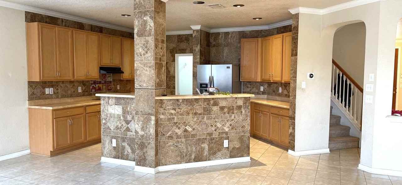 8014 Jalane Park - Photo 3 of 21