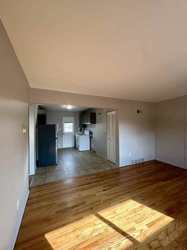 1922 Goddard Road - Photo 4 of 14