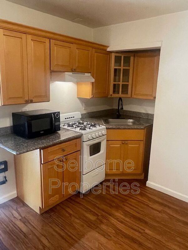 522 41st St - Photo 6 of 10