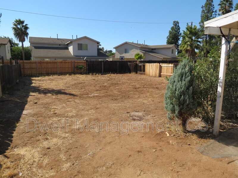 1420 Diamond Ln - Photo 3 of 15