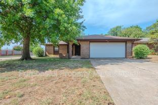 202 Stanton Dr - Photo 1 of 1