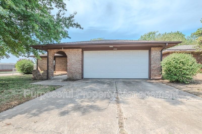 202 Stanton Dr - Photo 2 of 28