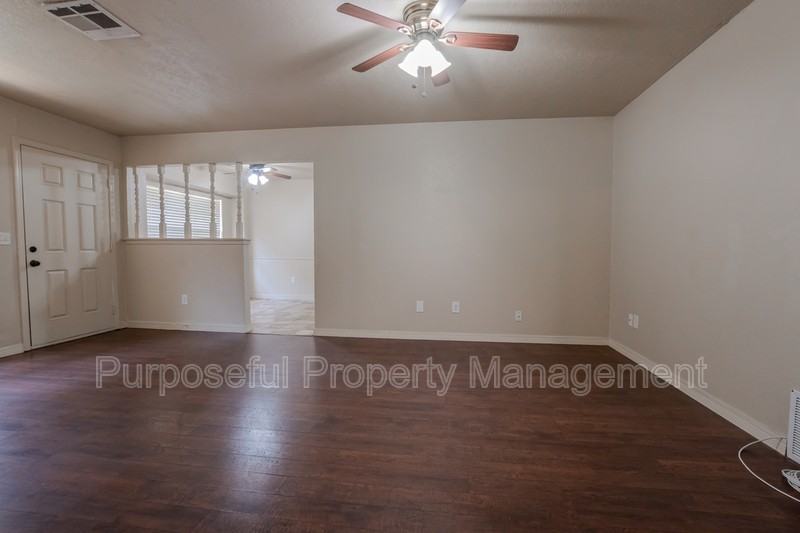 202 Stanton Dr - Photo 5 of 28