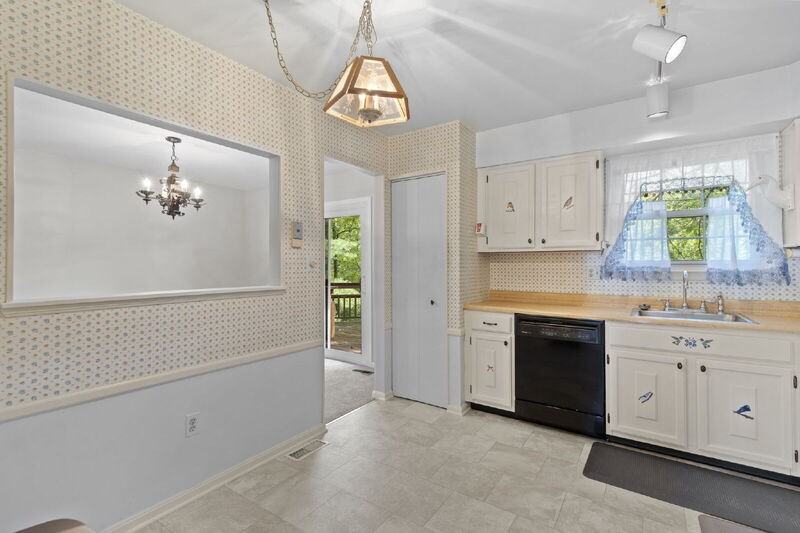 7 Wood Oak Ct - Photo 4 of 31