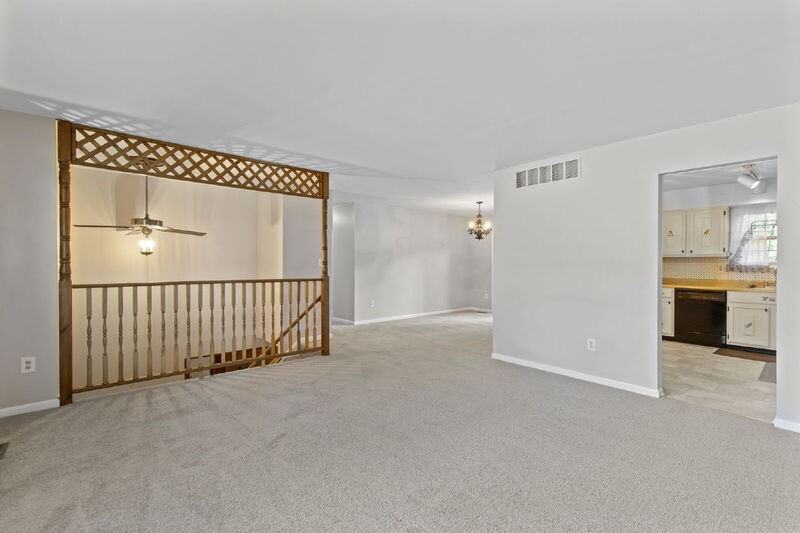 7 Wood Oak Ct - Photo 5 of 31