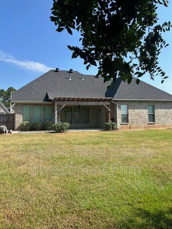 2076 Highpoint Pl - Photo 4 of 24
