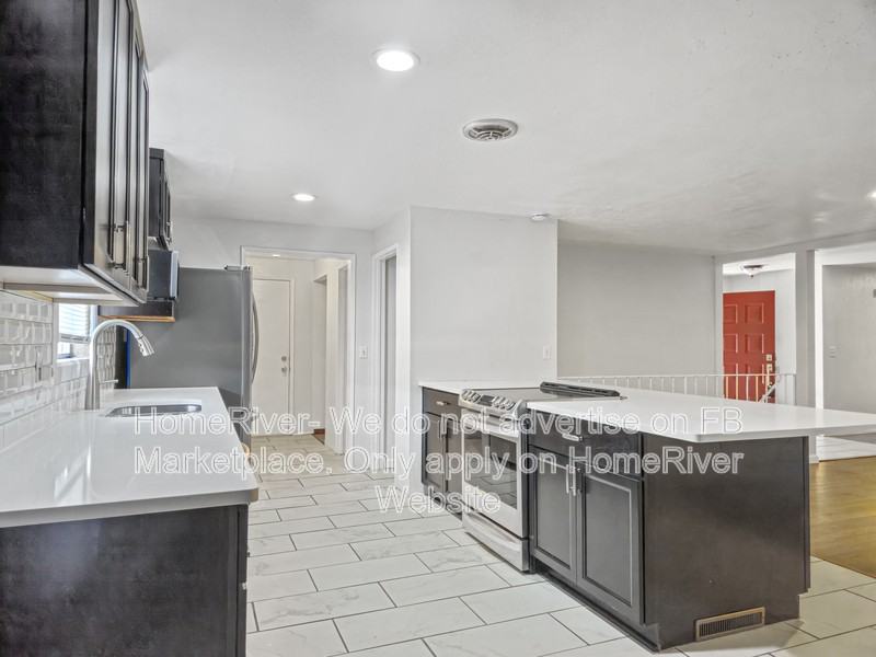 6806 West Johannsen Avenue - Photo 5 of 19