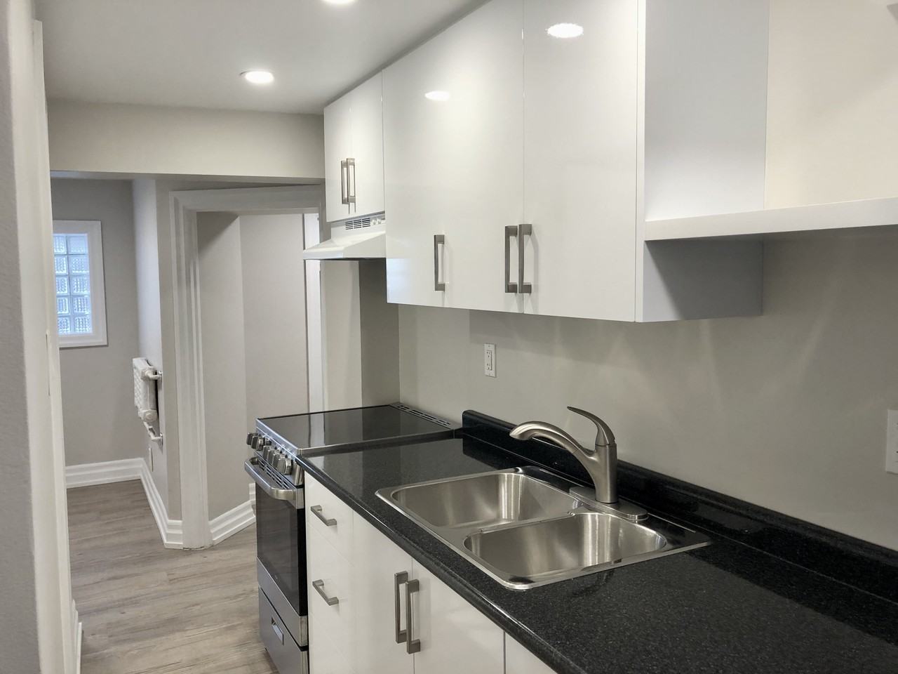 646 Broadview Avenue #50C - Photo 7 of 22