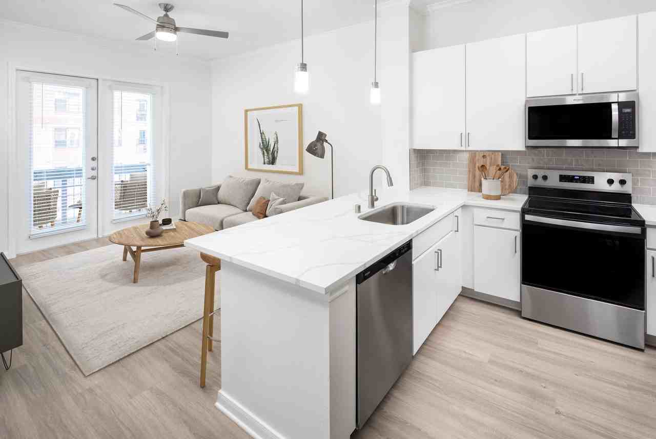 Camden Travis Street - Photo 2 of 37