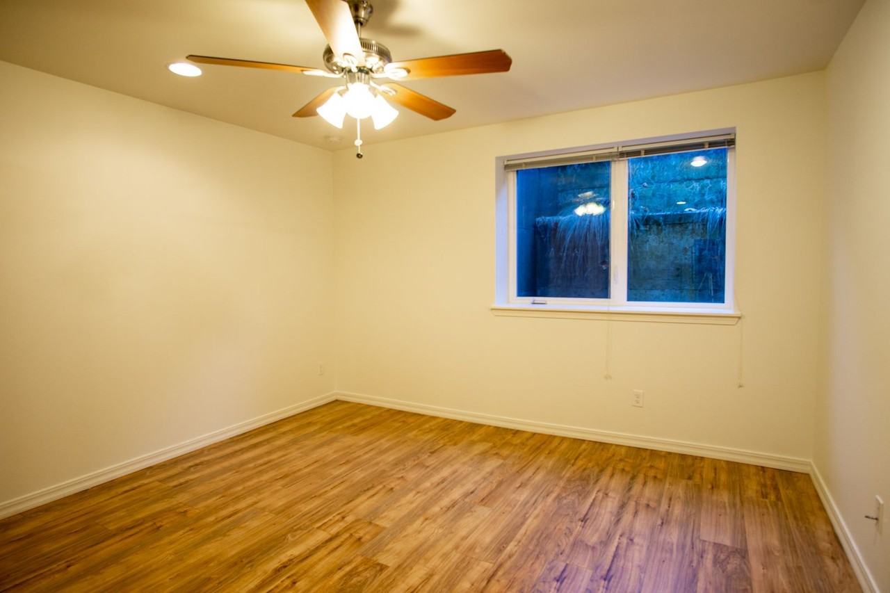 5607/5625 E Burnside St.; 15 NE 57th Ave - Photo 3 of 21