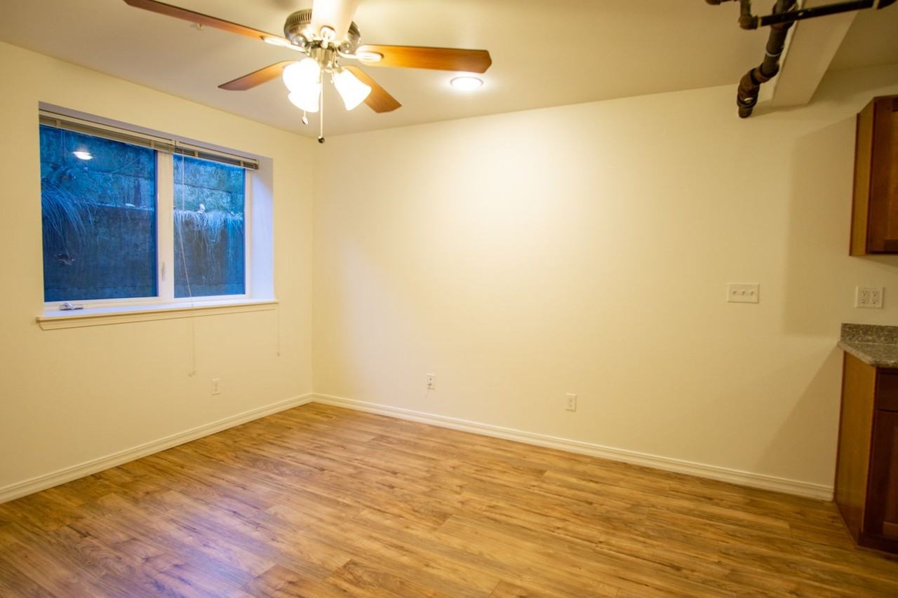 5607/5625 E Burnside St.; 15 NE 57th Ave - Photo 4 of 21