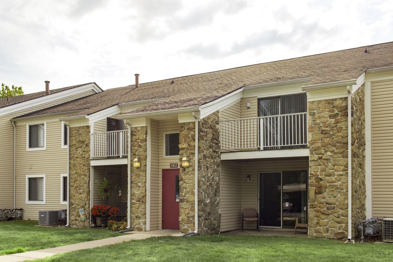 Twyckenham Apartments - Photo 6 of 50