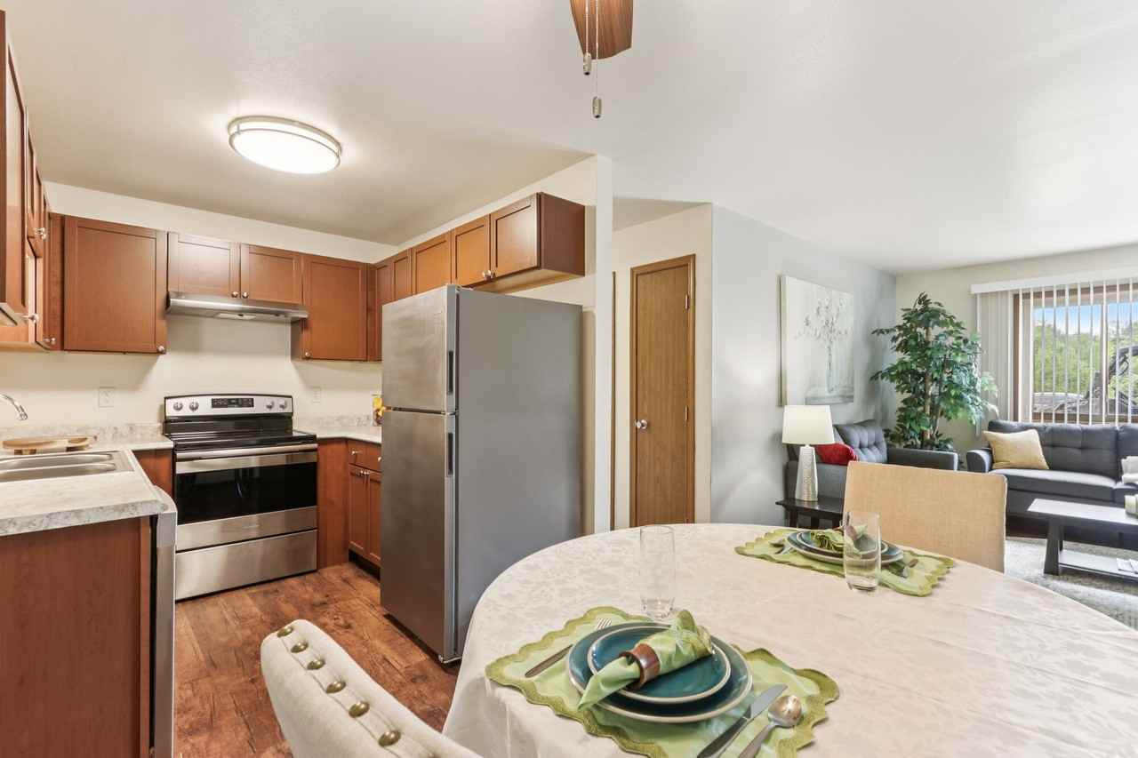 Woodfield Heights Apartments - Photo 5 of 42