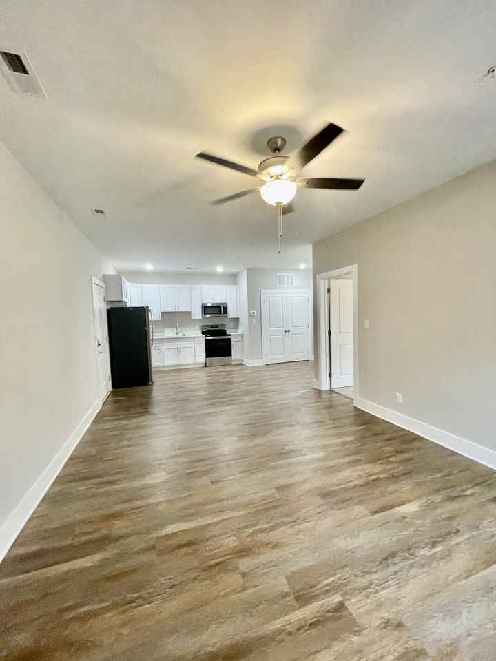 325 English Commons Drive - Photo 4 of 30