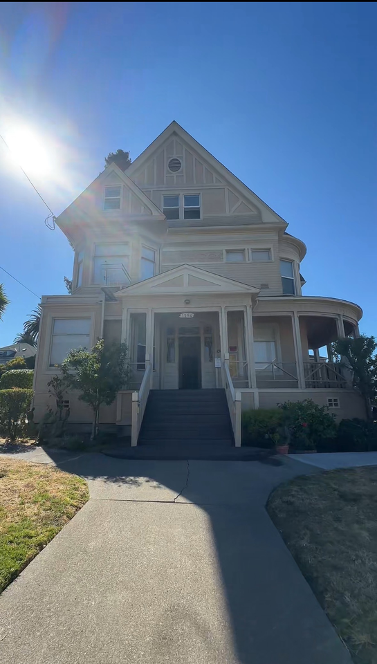 1746 10th Ave - Photo 7 of 7