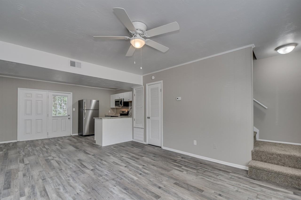 Windsor Heights Townhomes - Photo 5 of 24