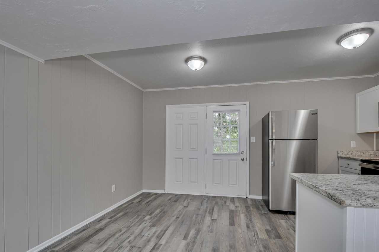 Windsor Heights Townhomes - Photo 6 of 24