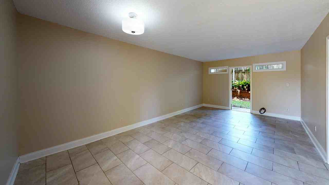 827 South Perry Street - Photo 3 of 9