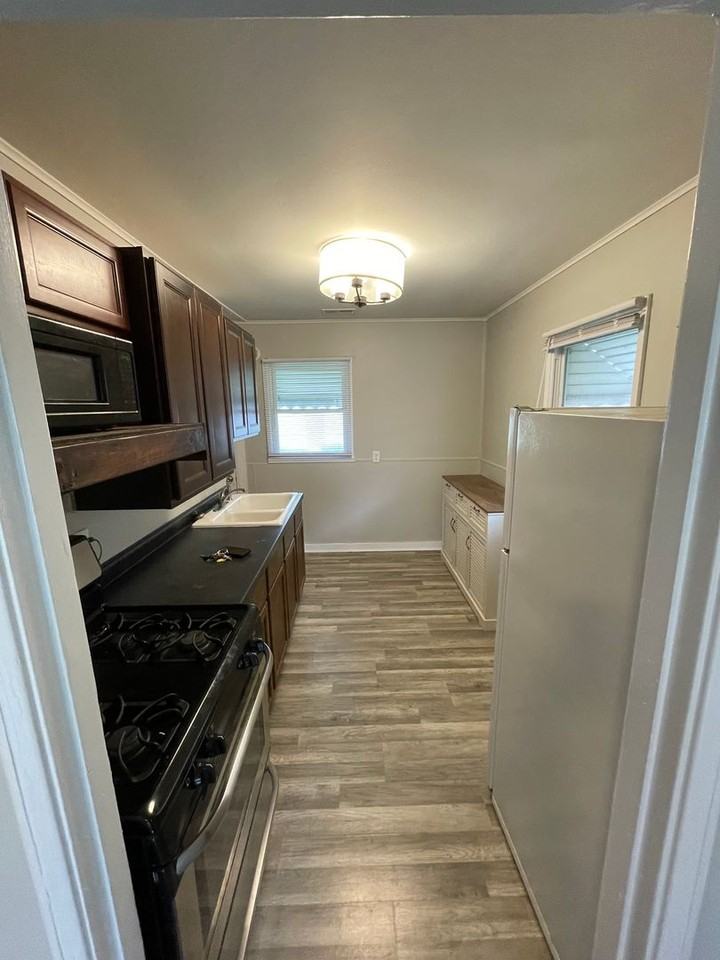 2219 N 23rd St - Photo 2 of 23