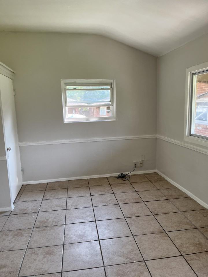 Neville Apartments - Photo 4 of 8