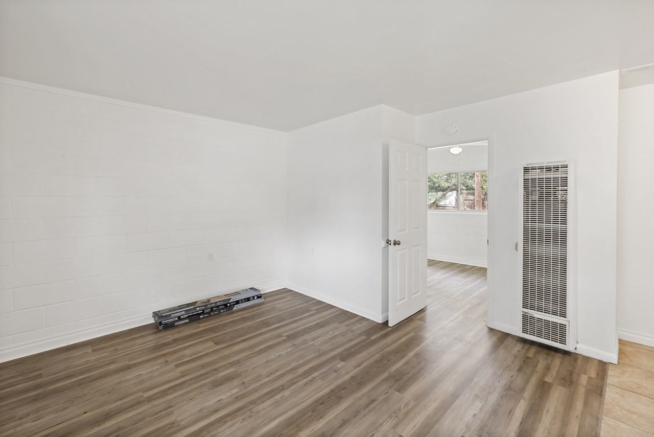 1135 Valley Manor Court - Photo 3 of 10