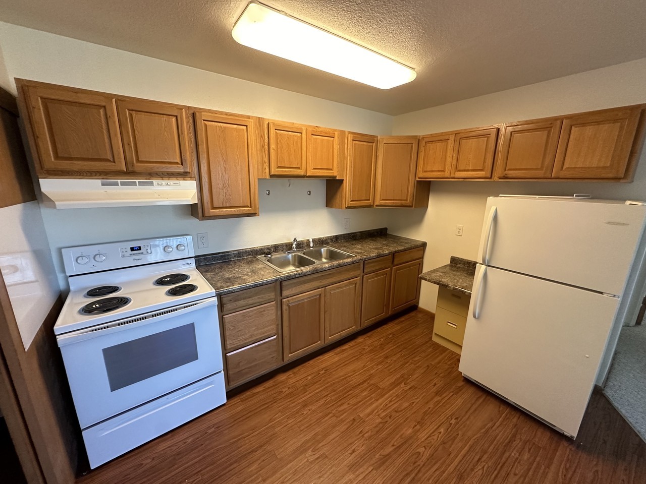 2104 3rd Ave SE - 12 PLEX - Photo 3 of 8