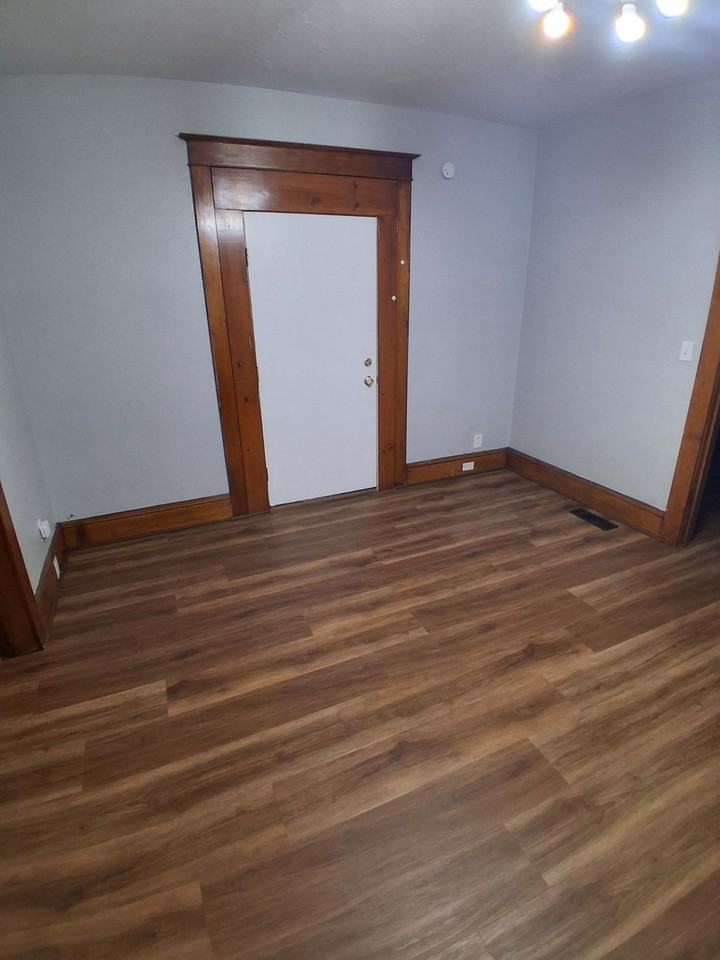 361 Warren Avenue-1 - Photo 5 of 11