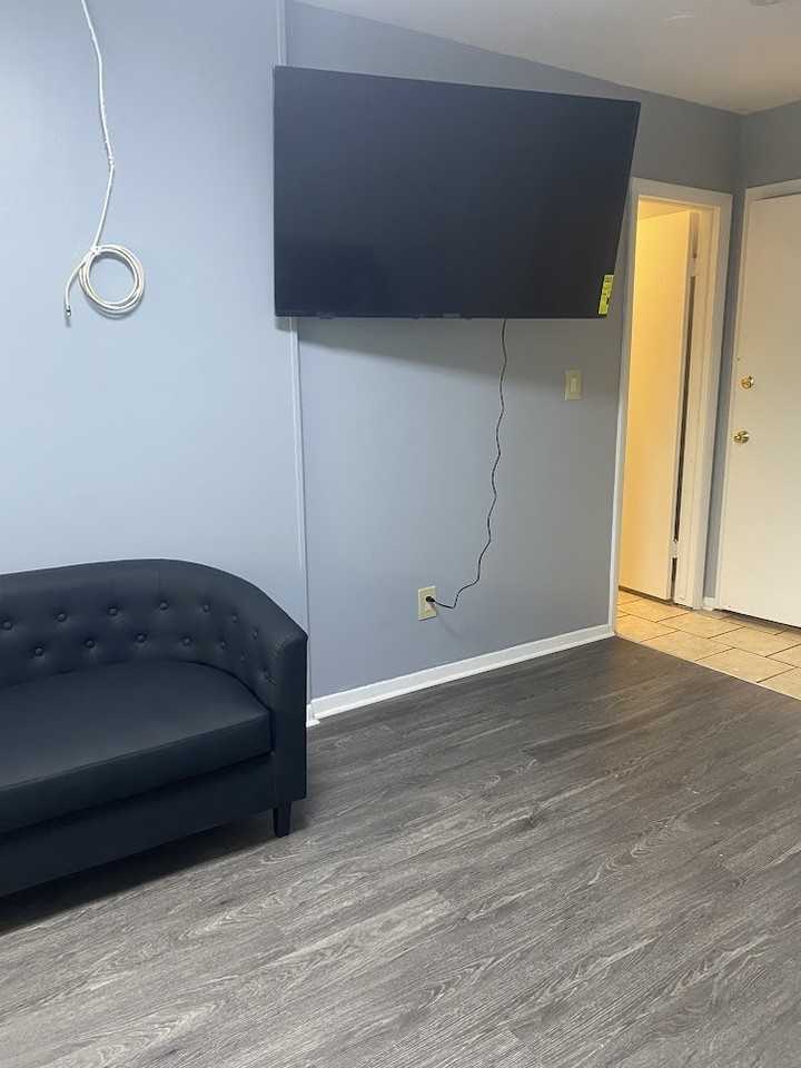 1855 Burnet Avenue - Photo 5 of 9